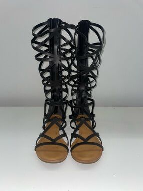 Women's Black Strappy Gladiator Sandals